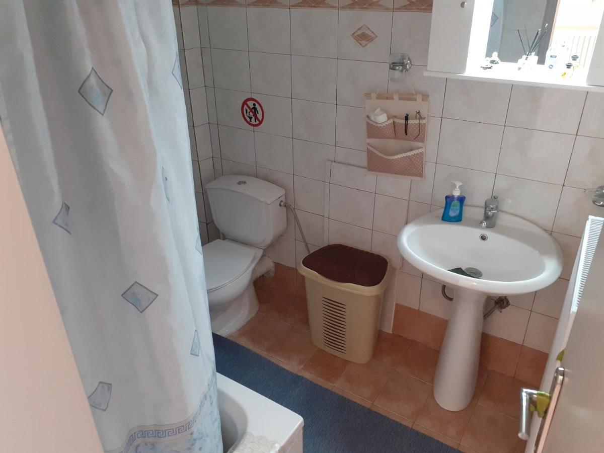 Top Floor On Villa, 3' From Center, By The Sea! Host Is Efi Kwsta Preweza Zewnętrze zdjęcie
