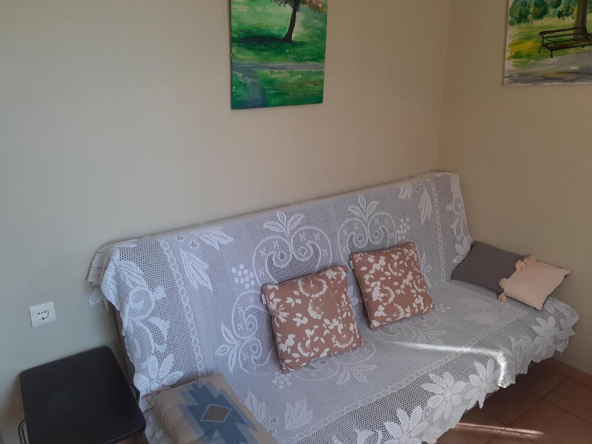 Top Floor On Villa, 3' From Center, By The Sea! Host Is Efi Kwsta Preweza Zewnętrze zdjęcie