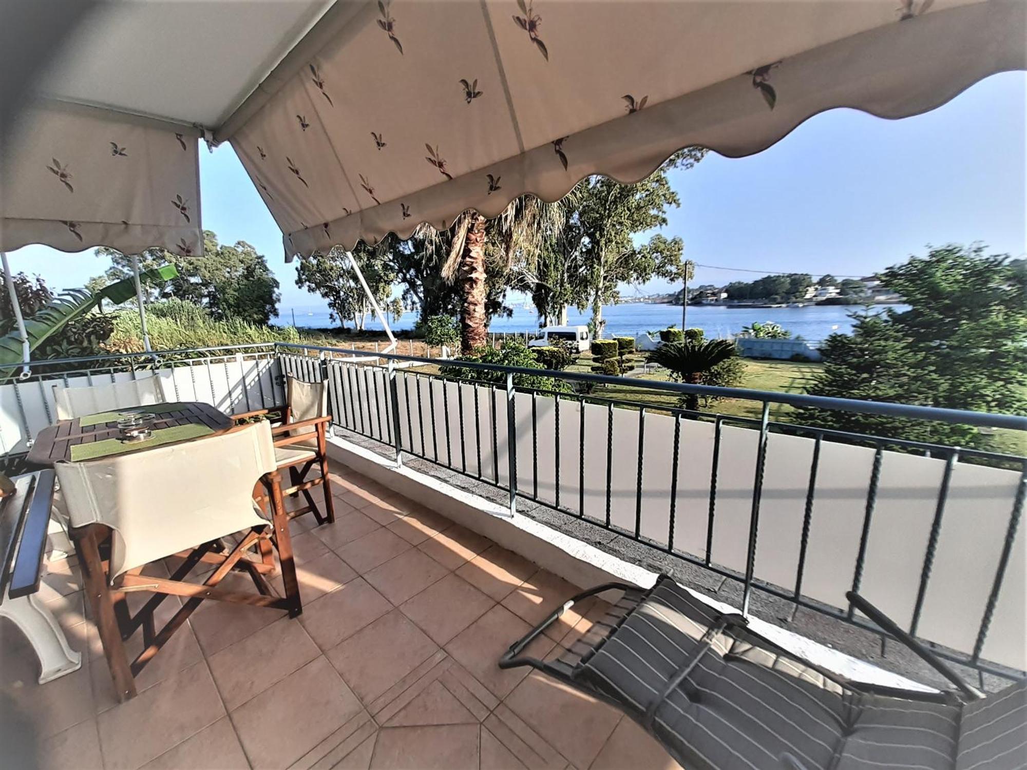 Top Floor On Villa, 3' From Center, By The Sea! Host Is Efi Kwsta Preweza Zewnętrze zdjęcie