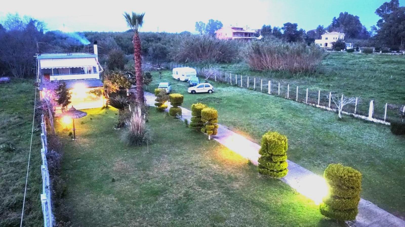 Top Floor On Villa, 3' From Center, By The Sea! Host Is Efi Kwsta Preweza Zewnętrze zdjęcie