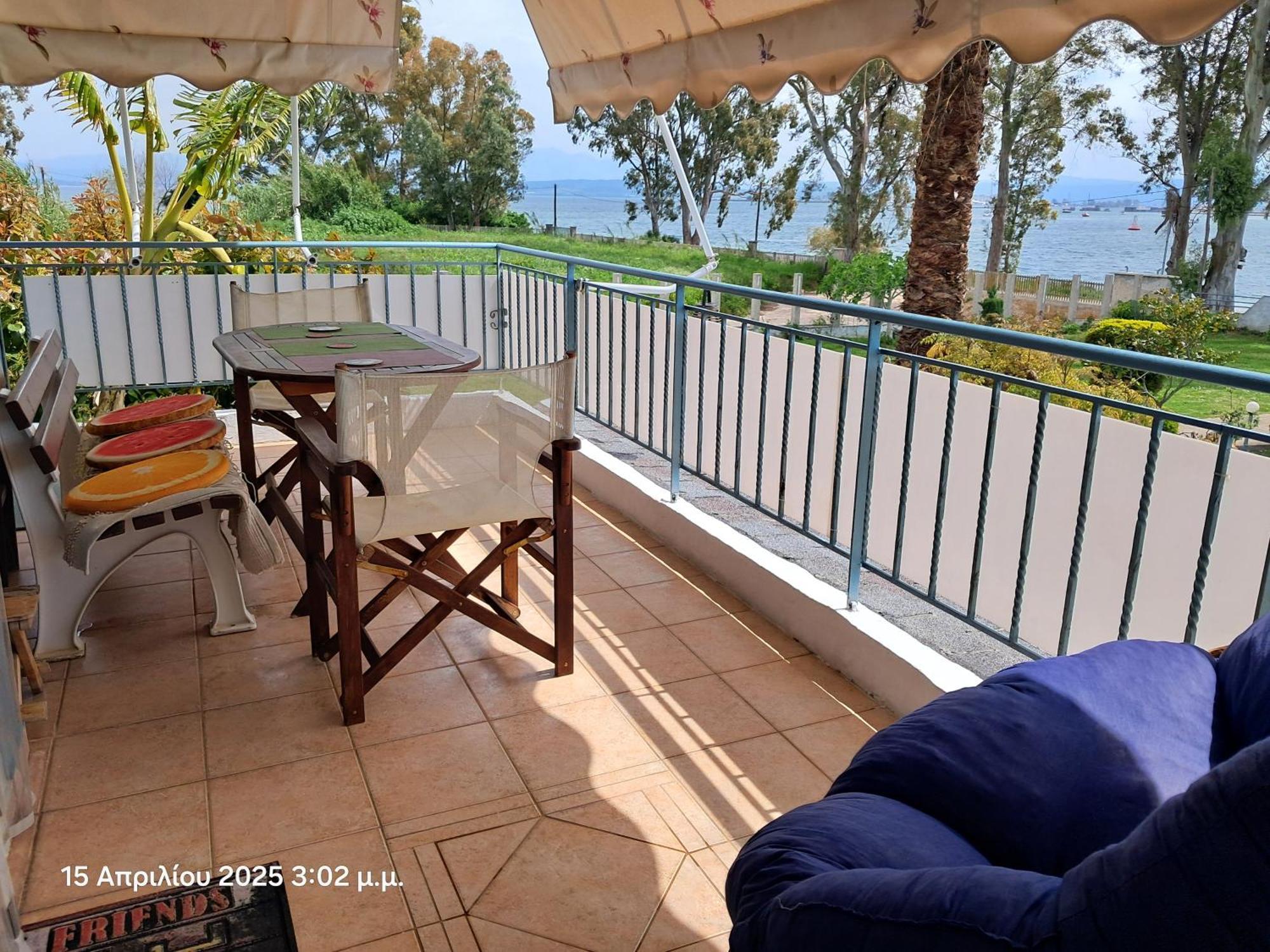 Top Floor On Villa, 3' From Center, By The Sea! Host Is Efi Kwsta Preweza Zewnętrze zdjęcie