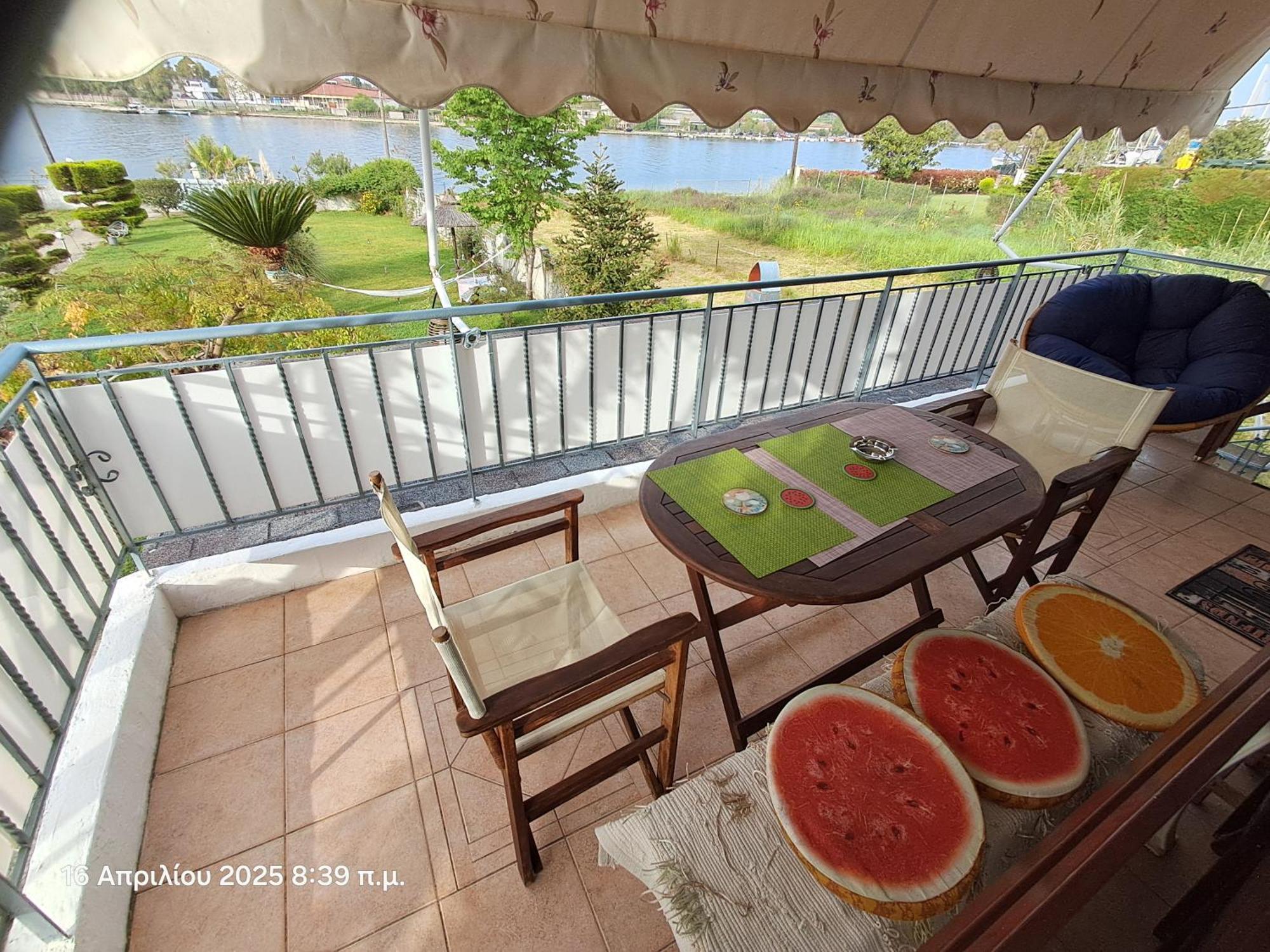 Top Floor On Villa, 3' From Center, By The Sea! Host Is Efi Kwsta Preweza Zewnętrze zdjęcie